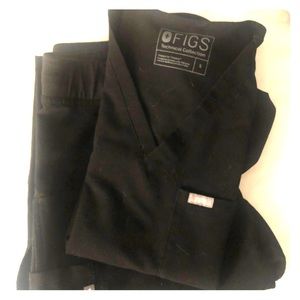 Figs Other - FIGS Catarina Top (S) and Kade Pant (M) - Black Figs Other - FIGS Catarina Top (S) and Kade Pant (M) - Black